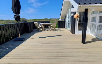 Sixten - 450M from the Sea