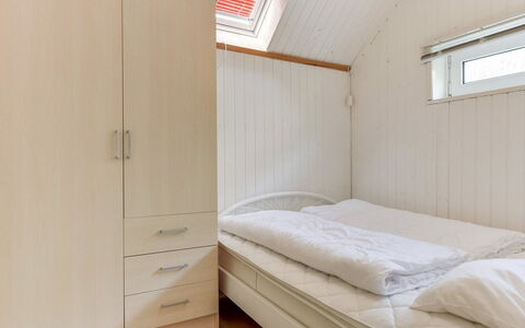 Grazian - 50M from the Sea: Wood, Floor, Flooring, Bedroom, Bed, Interior Design, Room, Ceiling, Furniture, Bed Sheet