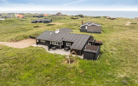Edwin - 400M from the Sea
