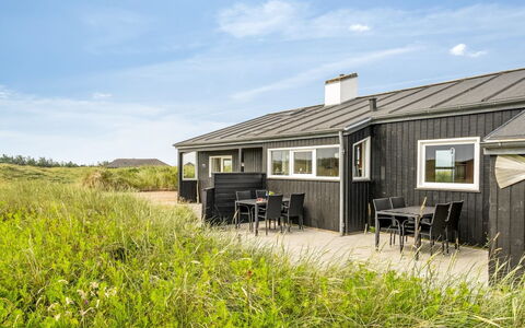 Edwin - 400M from the Sea