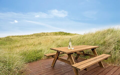 Edwin - 400M from the Sea