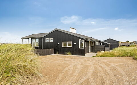 Edwin - 400M from the Sea