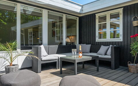 Tobrjön - 200M to the Fjord: Furniture, Interior Design, Chair, Flooring, Table, Resort, Floor, Ceiling, Room, Eco Hotel
