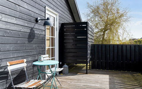 Mojsej: Wood, Plant Community, Land Lot, Shade, Natural Material, Garden Buildings, Shed, Outdoor Structure, Log Cabin