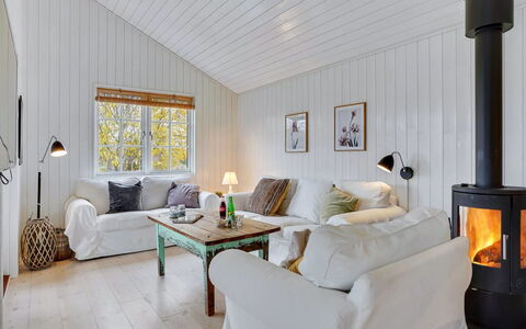 Mojsej: Wood, Flooring, Interior Design, Furniture, Ceiling, Living Room, Floor, Home, Couch, Room