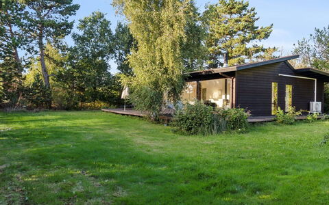 Erikka - 300M to the Fjord: Blue, Shrub, Cottage, Groundcover, Garden, Estate, Shade, Landscaping, Farmhouse, Eco Hotel