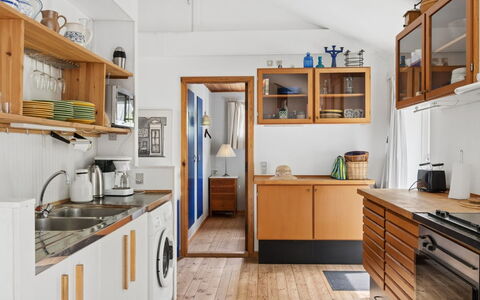 Carmen - 25M from the Sea: Kitchen, Wood, Flooring, Kitchen Appliance, Countertop, Interior Design, Furniture, Major Appliance, Cabinetry, Floor