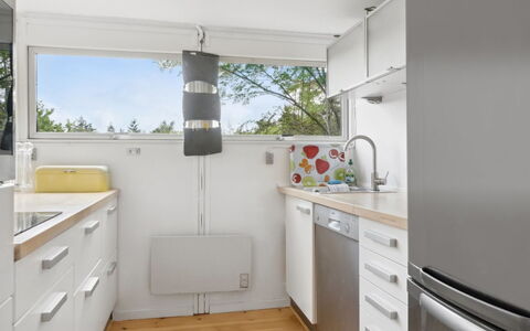 Hannelore - 700M from the Sea: Kitchen, Kitchen Appliance, Countertop, Interior Design, Major Appliance, Flooring, Cabinetry, Ceiling, Home Appliance, Kitchen Sink