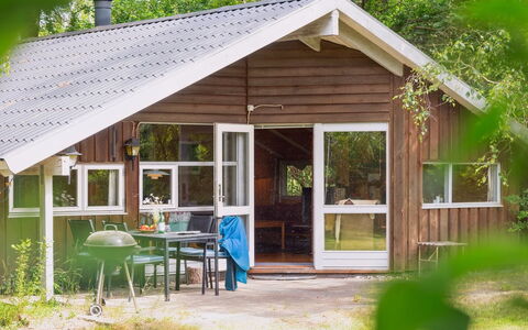 Kerrin - 300M from the Sea: Wood, Cottage, Hardwood, Plank, Wood Stain, Garden Buildings, Design, Yard, Log Cabin, Backyard