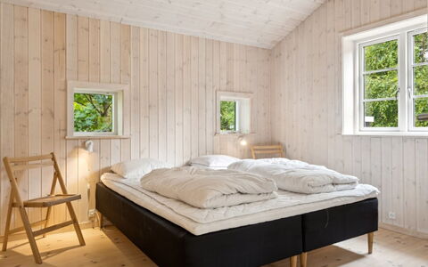 Grethe - 750M from the Sea: Wood, Flooring, Bedroom, Floor, Interior Design, Ceiling, Bed, Wood Flooring, Bedding, Bed Sheet