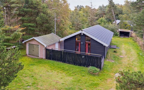 Wilgrib - 400M from the Sea: Roof, House, Land Lot, Home, Cottage, Estate, Garden Buildings, Shade, Log Cabin, Landscaping