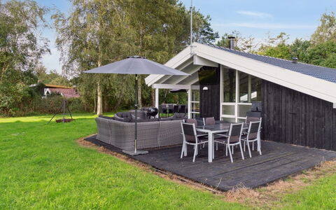 Rik - 350M from the Sea: Residential Area, Roof, Suburb, Driveway, Estate, Chimney