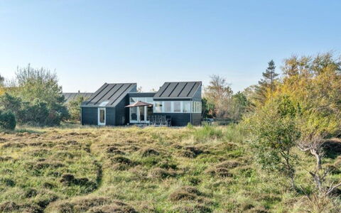 Helin - 100M from the Sea: Wood, Wood Stain, Plank, Hardwood, Cottage, Deck, Siding, Shade, Wood Flooring, Garden Buildings