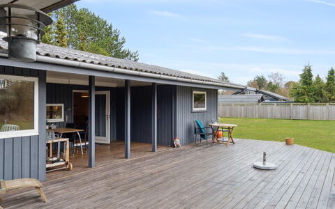 Linda - 600M from the Sea: Wood, Home, Porch, Roof, House, Door, Siding, Cottage, Composite Material, Deck