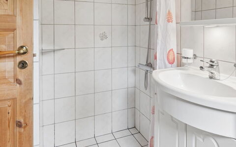 Linda - 600M from the Sea: Bathroom, Plumbing Fixture, Interior Design, Flooring, Bathroom Sink, Floor, Sink, Plumbing, Tap, Room