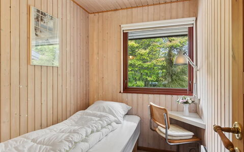 Linda - 600M from the Sea: Interior Design, Bed, Bedroom, Wood, Flooring, Floor, Furniture, Ceiling, Bed Sheet, Bedding