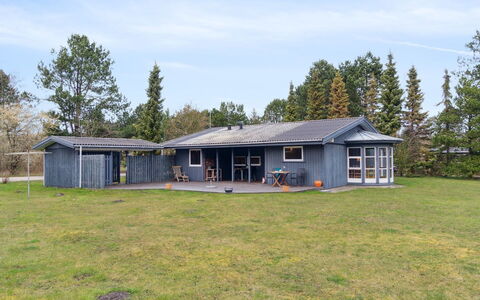 Linda - 600M from the Sea: Building, Grass, House, Roof, Home, Cottage, Architecture, Residential Area, Land Lot, Rural Area