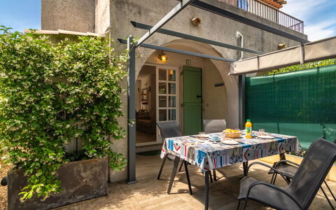 Accommodation:&nbsp;Les Parcs De Gassin 150.4