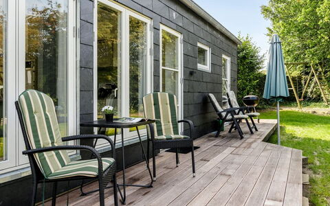 Ilkka - 175M from the Sea: Furniture, Interior Design, Flooring, Wood, Floor, Ceiling, Wood Flooring, Chair, Table, Lighting