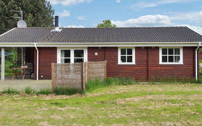Lilian - 600M from the Sea