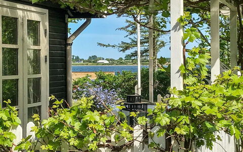 Vojo - 100M from the Sea: Roof, House, Land Lot, Home, Cottage, Estate, Garden Buildings, Shade, Log Cabin, Landscaping