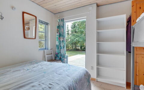 Sini - 300M from the Sea: Interior Design, Wall, Flooring, Floor, Wood, Ceiling, Furniture, Room, Bedroom, Bed