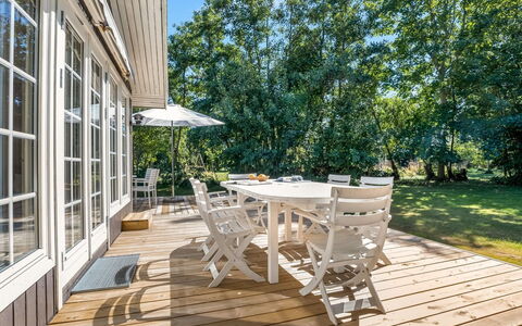 Tineke - 200M from the Sea: Roof, House, Home, Cottage, Door, Siding, Deck, Porch, Plank, Hardwood