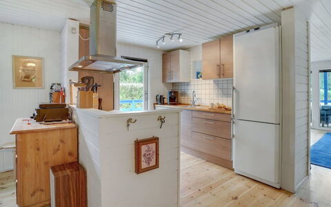 Trixie - 1Km from the Sea: Roof, Home, Door, Cottage, Shade, Siding, Yard, Estate, Backyard