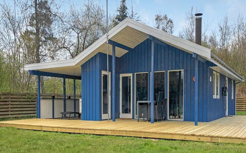 Trixie - 1Km from the Sea: Roof, Home, Door, Cottage, Shade, Siding, Yard, Estate, Backyard