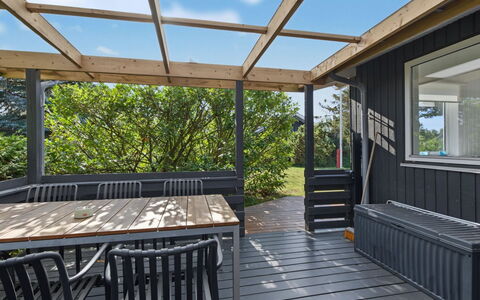 Margit - 10M from the Sea: Wood, Porch, Hardwood, Deck, Wood Stain, Composite Material, Shade, Plank, Outdoor Furniture, Wood Flooring