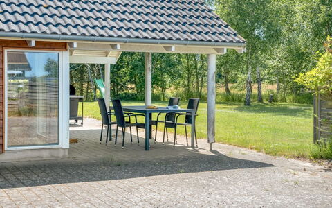 Vilvi - 500M from the Sea: Roof, House, Home, Cottage, Siding, Estate, Driveway, Garden Buildings, Yard, Shed