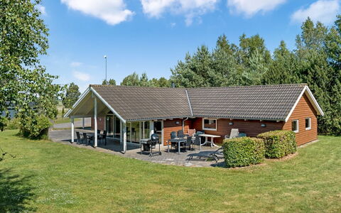 Vilvi - 500M from the Sea: Roof, House, Home, Cottage, Siding, Estate, Driveway, Garden Buildings, Yard, Shed