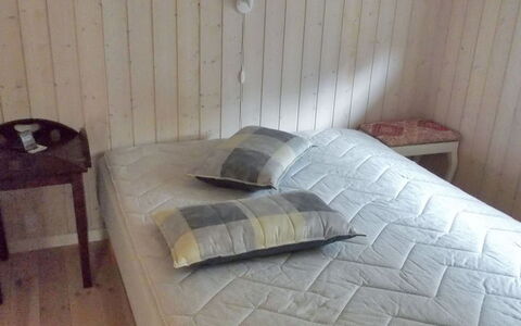 Crispina - 350M from the Sea: Bedroom, Wood, Bed, Bed Sheet, Bedding, Floor, Flooring, Linens, Furniture, Interior Design