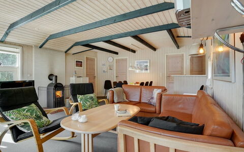 Bruno - 200M from the Sea: Roof, House, Home, Cottage, Door, Siding, Deck, Porch, Plank, Hardwood