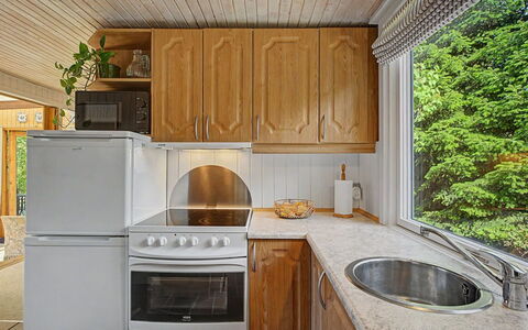 Kaarina - 550M from the Sea: Kitchen Appliance, Kitchen, Countertop, Major Appliance, Interior Design, Cabinetry, Flooring, Wood, Home Appliance, Kitchen Sink