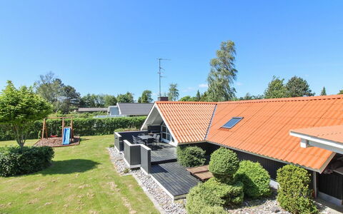 Gretta - 400M from the Sea: Roof, House, Home, Residential Area, Cottage, Land Lot, Estate, Shade, Landscaping, Garden