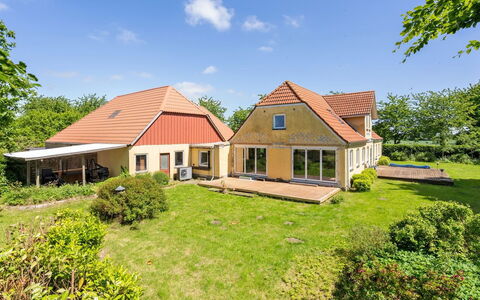 Rouwen - 1Km from the Sea: Roof, House, Home, Cottage, Door, Siding, Deck, Porch, Plank, Hardwood
