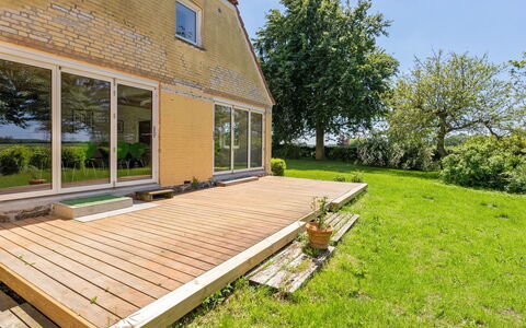 Rouwen - 1Km from the Sea: Roof, House, Home, Cottage, Door, Siding, Deck, Porch, Plank, Hardwood