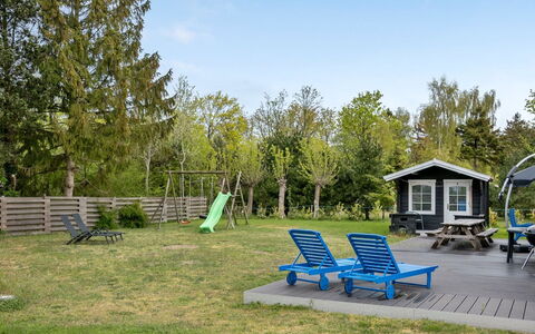 Hardina - 300M from the Sea: House, Cottage, Roof, Garden Buildings, Shade, Shed, Backyard, Outdoor Furniture, Yard, Lawn