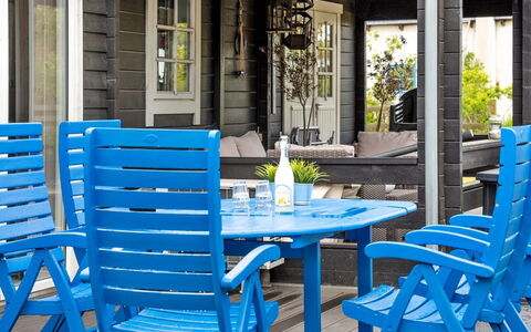 Hardina - 300M from the Sea: Blue, Shrub, Cottage, Groundcover, Garden, Estate, Shade, Landscaping, Farmhouse, Eco Hotel