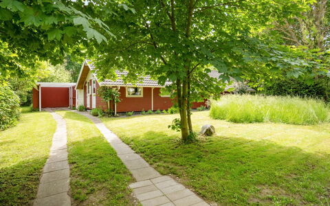 Maard - 325M from the Sea: Blue, Shrub, Cottage, Groundcover, Garden, Estate, Shade, Landscaping, Farmhouse, Eco Hotel