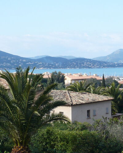 Les Carles: Property, Sky, Vegetation, Town, Sea, Tree, Azure, Real Estate, House, Coast