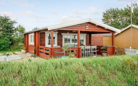 Topi - 15M from the Sea: Blue, Shrub, Cottage, Groundcover, Garden, Estate, Shade, Landscaping, Farmhouse, Eco Hotel