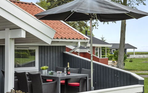 Barth - 150M from the Sea: Roof, House, Land Lot, Home, Cottage, Estate, Garden Buildings, Shade, Log Cabin, Landscaping