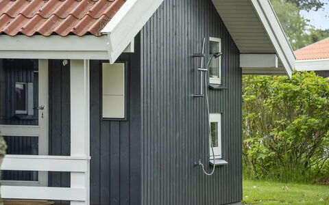 Barth - 150M from the Sea: Roof, House, Land Lot, Home, Cottage, Estate, Garden Buildings, Shade, Log Cabin, Landscaping