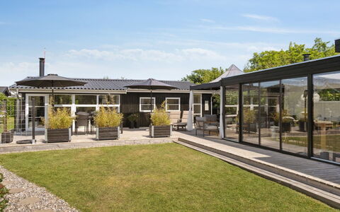 Helmina - 125M from the Sea: Residential Area, Roof, Suburb, Driveway, Estate, Chimney