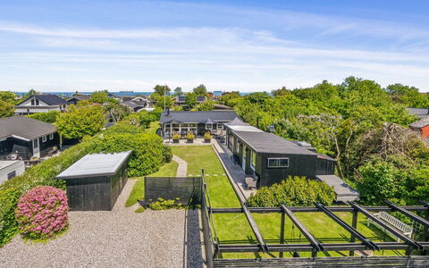 Helmina - 125M from the Sea: Residential Area, Roof, Suburb, Driveway, Estate, Chimney
