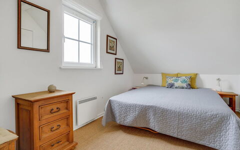 Askan - 200M from the Sea: Bed, Bedroom, Wall, Interior Design, Wood, Flooring, Ceiling, Floor, Bed Sheet, Bedding