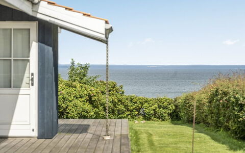 Elfi - 30M from the Sea: Blue, Shrub, Cottage, Groundcover, Garden, Estate, Shade, Landscaping, Farmhouse, Eco Hotel