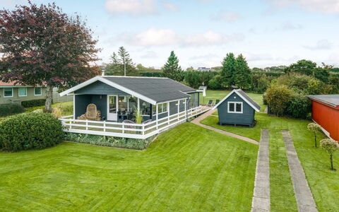 Fita - 300M from the Sea: Blue, Shrub, Cottage, Groundcover, Garden, Estate, Shade, Landscaping, Farmhouse, Eco Hotel